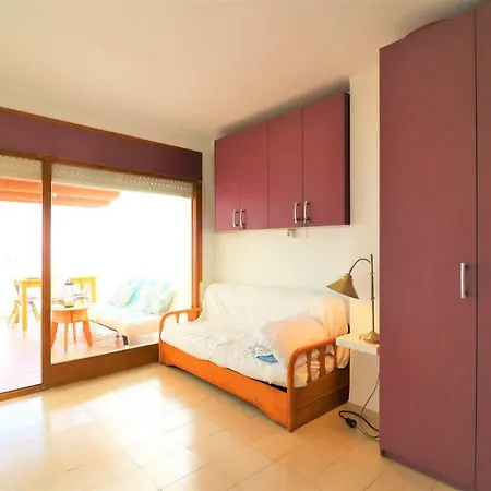 Apartment Meda Chica Roses