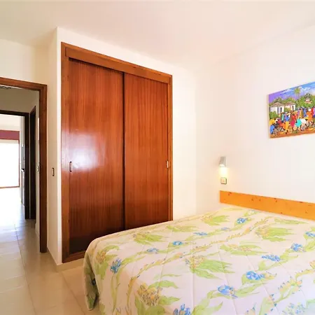 Apartment Meda Chica Roses